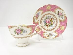 ROYAL ALBERT　ロイヤルアルバート　レディーカーライル　ティーカップ＆ソーサー　洋食器